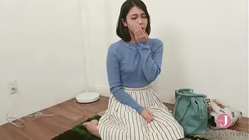 A sensitive girl from the swim team whose pussy gets wet easily! In the interview alone, she's got a lot of juices, and she can't stop herself from squirting climax with a full-body caress! Fuuka - Intro