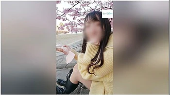 En Date Med En Amatorbarmfagre Kvindelig Universitetsstuderende Rigt Blowjob, Tilbagestaende Cream