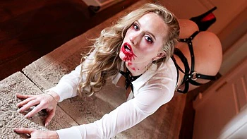 Impressive solo masturbation with a curvy blonde Scarlet Chase