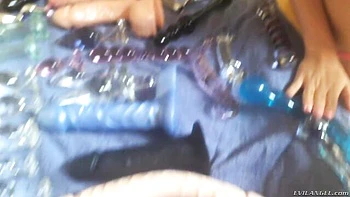 Aesthetic hotties Anikka Albrite and Jenna Sativa love face sitting