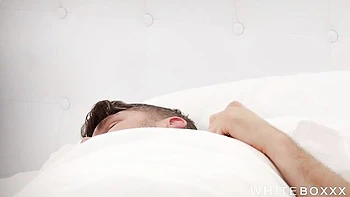 Gorgeous dolls Vixi Rafi and Asandra Dewy love this huge wiener