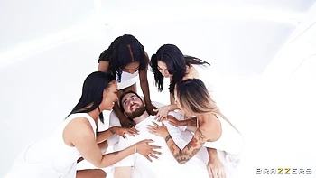 Oiled hotties Luna Star and Angela White love dick-riding so much