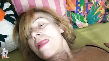 Stunning mature hottie with hairy pussy Emmy plays with a dildo