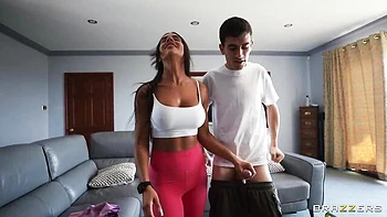 Busty goddess with silicone tits Scarlett Starr rammed by long dick