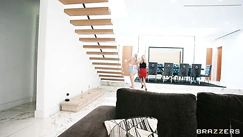 Kelsey Kane and Danae Mari are enjoying fucking with a strapon