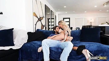 Blondie hottie with big booty Kitana Montana fucked by black dick