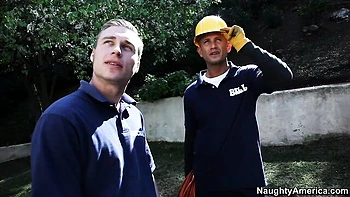 Hard foursome fuck with two dolls Francesca Le and Kayla Carrera