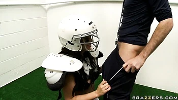 Babe with big boobs Nikki Cruz gets sensually fucked by huge penis