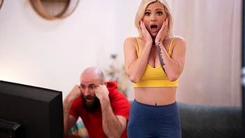 First-class blonde Zazie Skymm feels a long dick in her shaved pussy