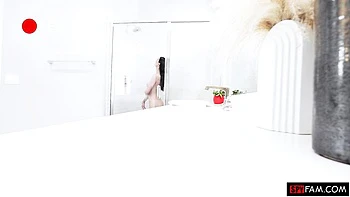 Busty brunette Summer Renee is enjoying sucking on the knees