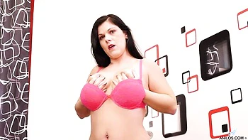 Beautiful busty brunette Belisa nicely stimulates her hungry crack