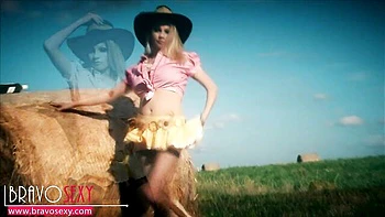 Bella's bravo sexy action