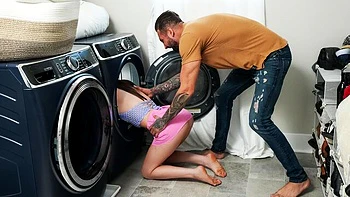 Tess Thompson's straight hair video by SpyFam