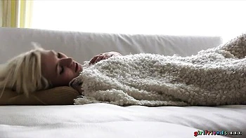 Tracy's fingering dirt