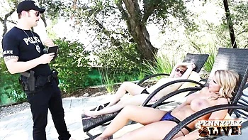 Tempting Penny Pax and Brooklyn Chase's blonde sex