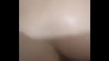 Japonesa extra pequena engolindo um monstruoso pau amarrado ou toupeira com uma buceta pequena e aberta! Pauzudo de um colegial magrinha privilegiado