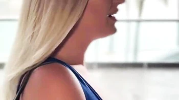 Watch pin-up Elana Bunnz's movie