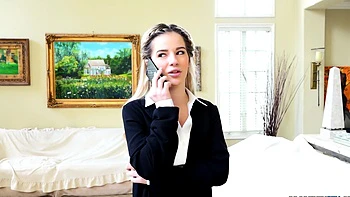 Bella Elise Rose gets her pussy licked and cum sprayed