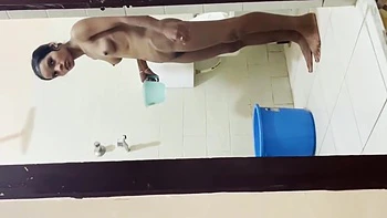 Nude Girlfriend Bath