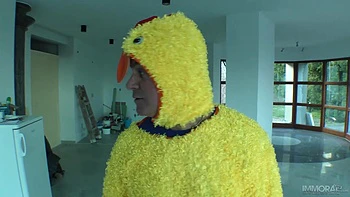 18-Year-Old Mary Monroe Gets An Anal Creampie in POV