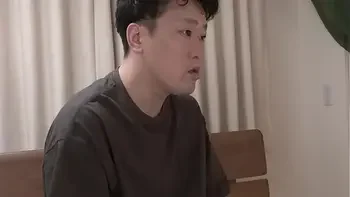 一回だけならセックスしても良いわよね…のつもりが息子にイカされ続けて沼堕ちした母親　三ツ瀬祐美子