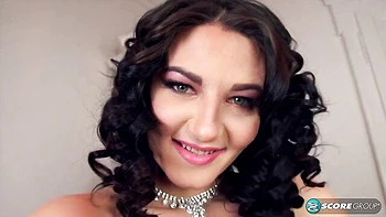 Astonishing BBW chick Vanessa Y. shows off her nice shaved pussy