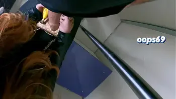 Nymphomaniac Married Wife Suck Unknown Guy in Train!