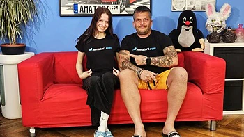 Good and intensive sex in the missionary pose with a hot Peach Delina