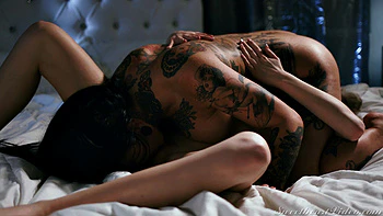 Girls Kissing Girls 25 Scene 3 - Peeping Wife