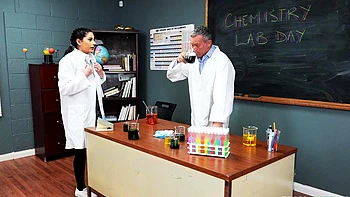 Younger college angel fingering her constricted pussy