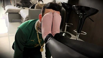 LFD Dream Girls With Stinky Feet - Sabrina Smelly Feet