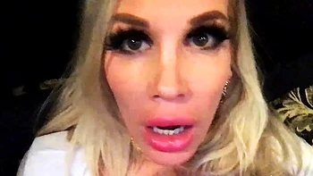 Big boobs milf masturbates with her dildo