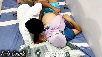 Istri Muslim Berhijab Selingkuh Dari Istri Temanku. Cewek Itu Minta Aku Ngentot Dan Crot Di Toketnya