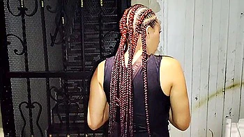 Encuentro A Mi Hermanastra En Mitad De La Calle Orinando Y Me Pide Que Me La Folle En Su Casa