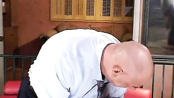 Watch crazy queen's action