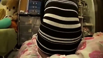 01008,A beautiful woman who feels