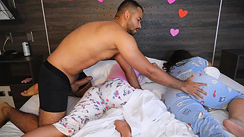 Hot Latina Teen Jenifer Play Removes Condom For Creampie