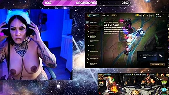 Big boob brunette masturbates on webcam