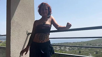 Alyson, a very vicious Italian guide - Jacquie et Michel TV