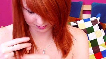 Amateur babe teasing hard on bed