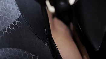 Spider Man - Indo Girl Wears Costume , Masturbates Until Wet