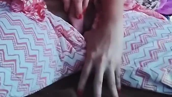 Bhabi Starts Fucking on Busy Bus Ride