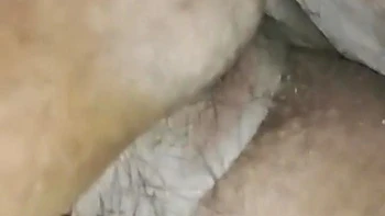 Mit meiner Stiefmutter ficken, ihre behaarte Fotze genießen