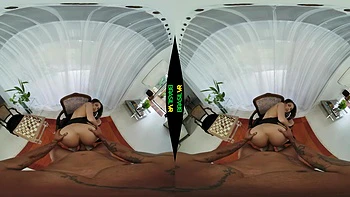 Rainha morena fode o adolescente Bishop VR