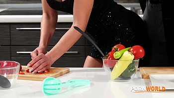 Loira aproveita DP em pausa no programa de culinária