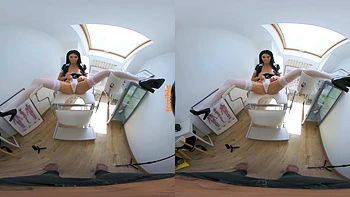 Enfermeira gótica tarada chupando e se masturbando