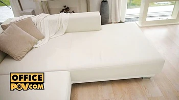 Brune sexy Kate Quinn baise hardcore en POV