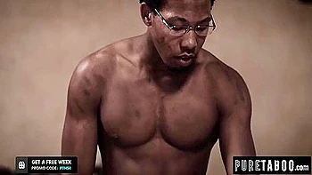 Garota cega sente pau enorme sem ver