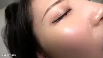 訳ありエリート帰国子女の衝撃映像…衣服を引き裂きニーハイ美脚を開脚し幾度も大絶頂！！