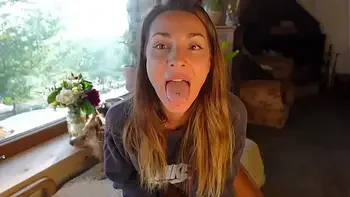 PUSSY LICKING TUTORIAL - with Roxy Fox